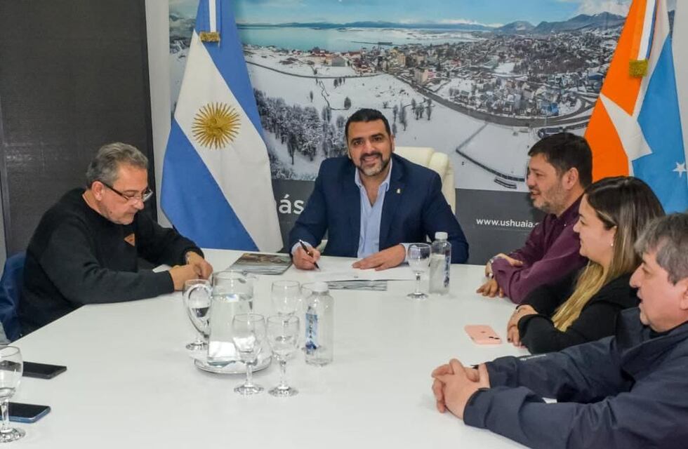 Vuoto firmó un acta con la Asociación del Personal de los Ferrocarriles Argentinos