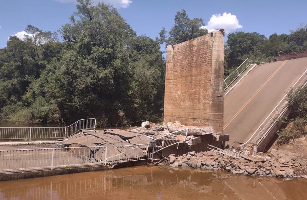 Se derrumbó el puente del Arroyo Pindayti en Alba Posse