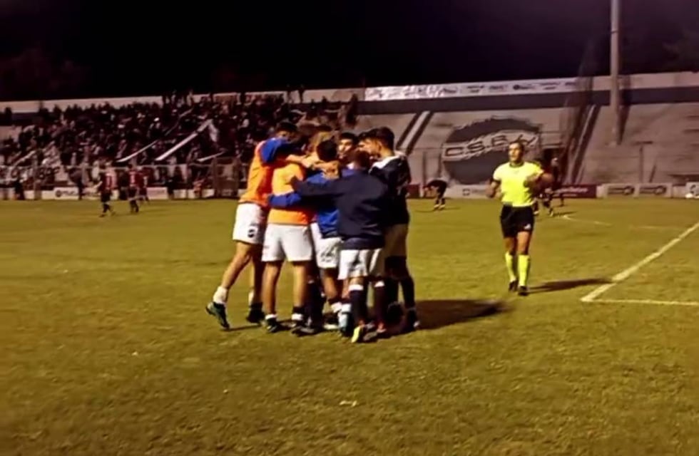 Ben Hur ganó con uno menos y es puntero de la zona