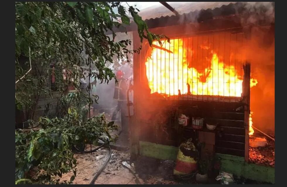 Incendio en una vivienda dejó con heridas leves a su propietaria en Oberá