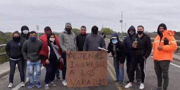 Formoseños protestaban en la ruta para poder ingresar a la provincia durante la cuarentena.