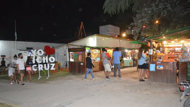 Fue instalado en el ingreso a la concurrida Feria Municipal de Artesanos en Icho Cruz.