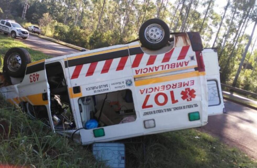 Accidente en El Alcázar tiene como protagonistas a una ambulancia y una mujer embarazada que iba a bordo