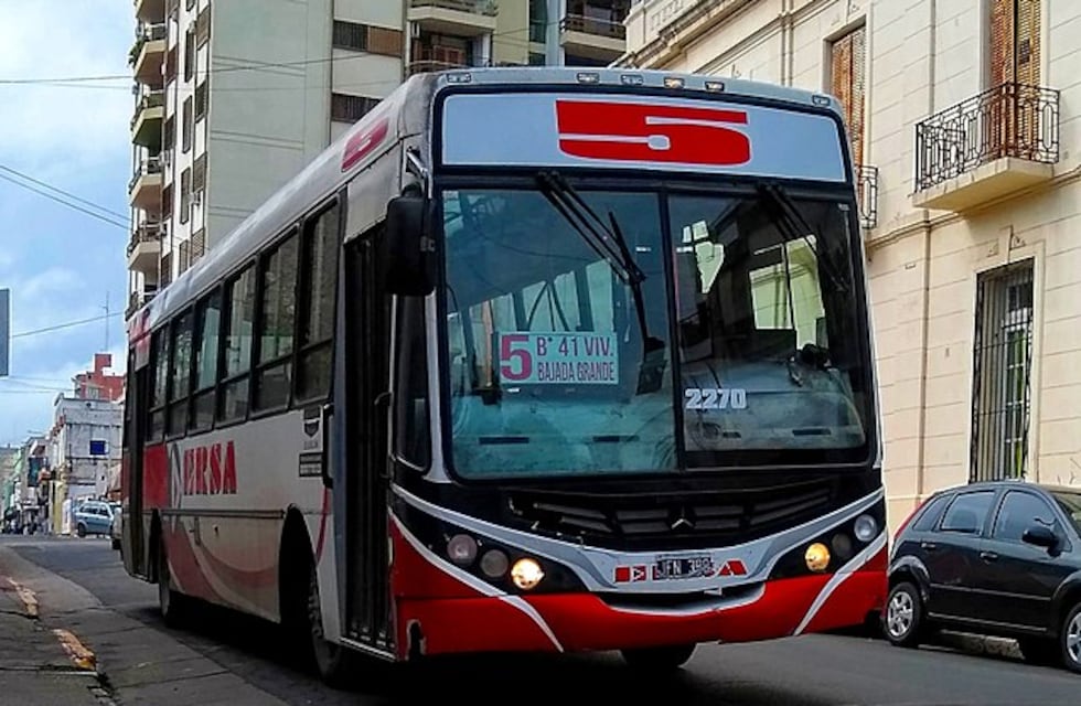Paro de colectivos en Paraná: El secretario de Transporte de la provincia manifestó que están al día con los subsidios.