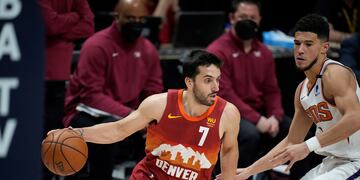 Campazzo, que salió de "Muni", brilla en la NBA. (AP)