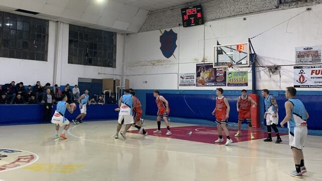 Ateneo ganó su primer partido como local en el Clausura. Derrotó a Velocidad como visitante.