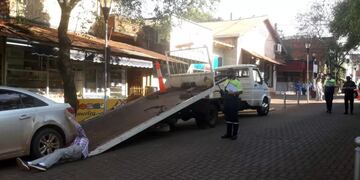 Por multas del SEM, automóviles son retenidos en Eldorado.