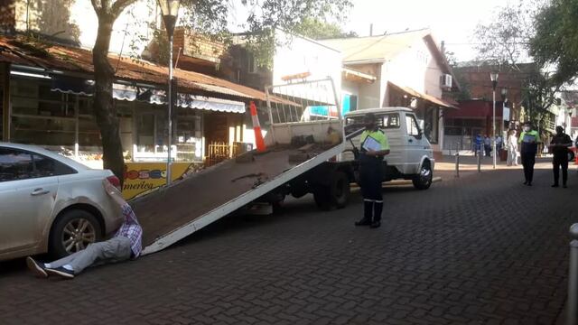 Por multas del SEM, automóviles son retenidos en Eldorado.