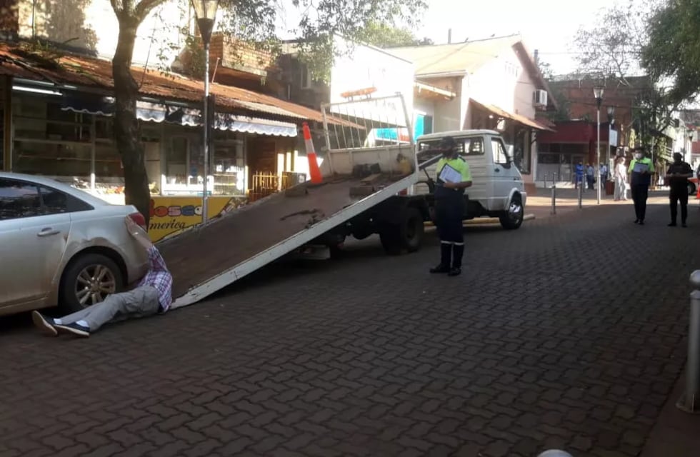 Por multas del SEM, automóviles son retenidos en Eldorado