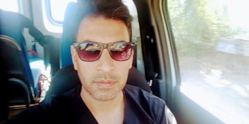 Jesús Gallardo un joven que trabaja de chofer de ambulancia para traslados y en sus tiempos libre se dedica a ayudar a los demás. Gentileza
