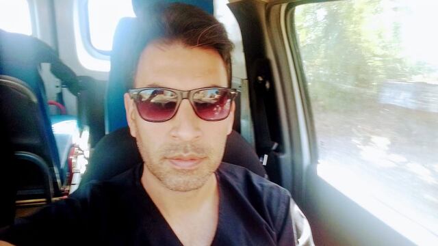 Jesús Gallardo un joven que trabaja de chofer de ambulancia para traslados y en sus tiempos libre se dedica a ayudar a los demás. Gentileza