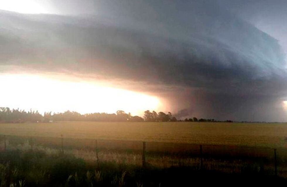 Un tornado atravesó la zona rural de Miguel Riglos, en La Pampa
