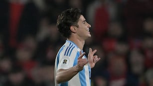 El festejo del cordobés Julián Álvarez frente a Chile (Foto: X)