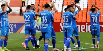 Godoy Cruz se despidió de sus hinchas en el Malvinas Argentinas y jugará su último partido ante Racing en Avellaneda.