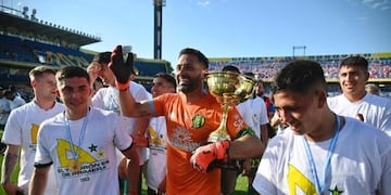 Jorge Carranza, ex arquero de Instituto, fue clave en el ascenso de Aldosivi a la Liga Profesional