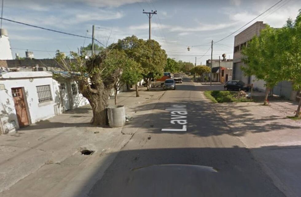 Un hombre fue encontrado muerto en su casa y creen que fue apuñalado