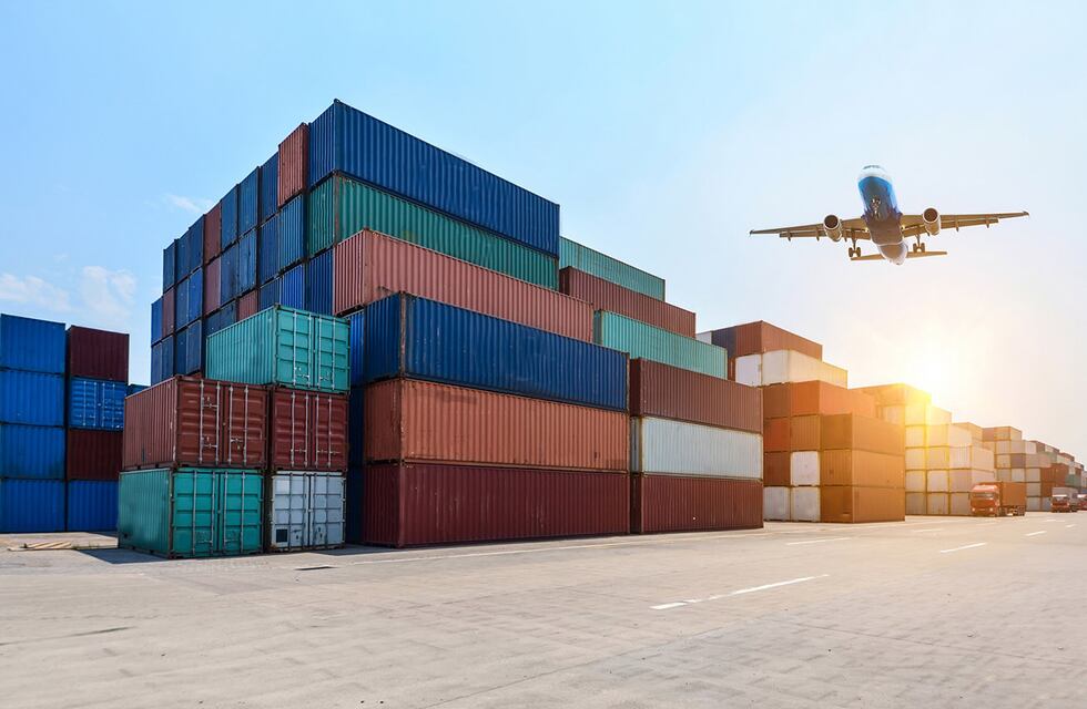 Se frenaron las exportaciones en marzo y hubo una fuerte caída del superávit comercial