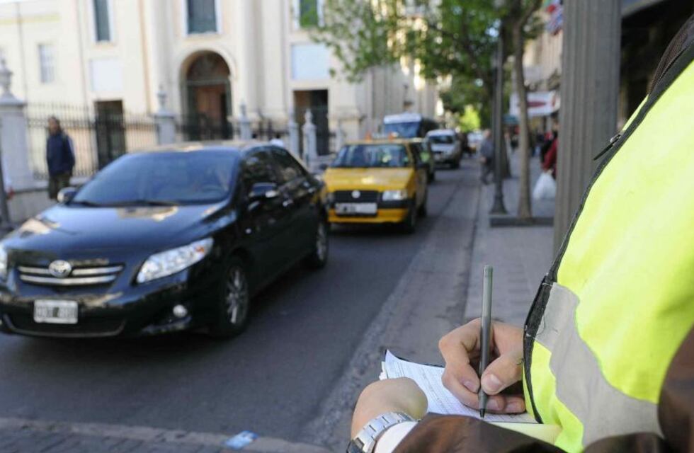 Enero de aumentos en Córdoba: se incrementó el valor de las multas en un 9%