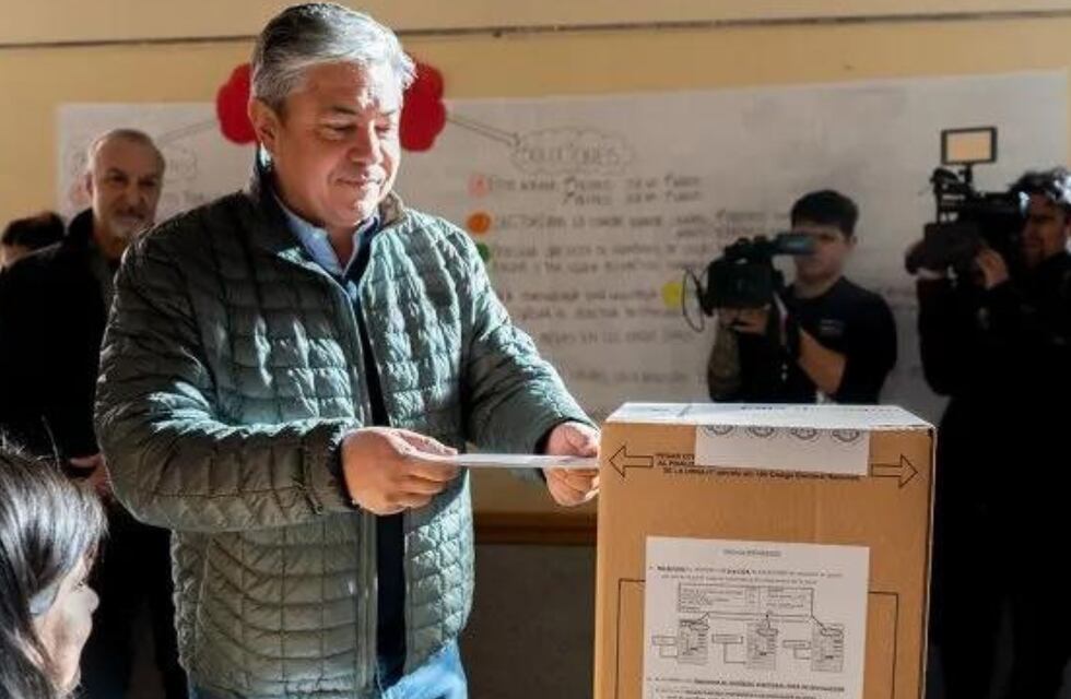 Elecciones 2023: Rolando Figueroa votó en Neuquén y anunció quién será su sucesor en el Congreso al asumir como gobernador
