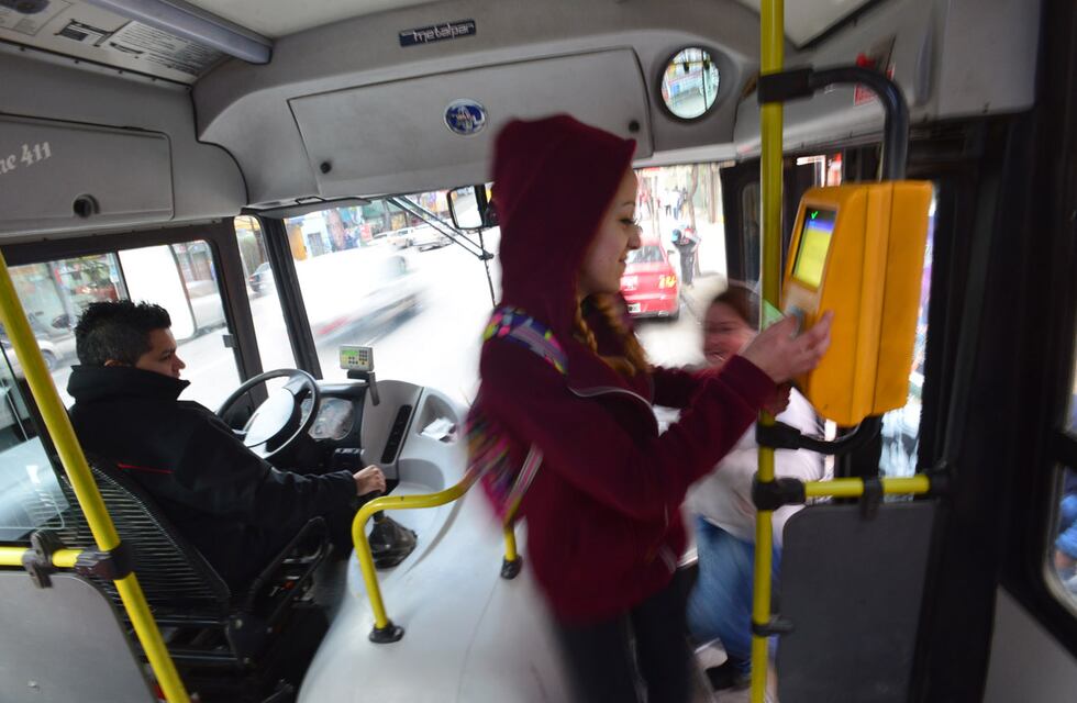 UTA consiguió un aumento del 29,4 por ciento y no habrá paro en el transporte urbano