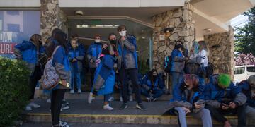 Tiraron a un egresado de un segundo piso de un hotel en Bariloche - Foto: Marcelo Martinez