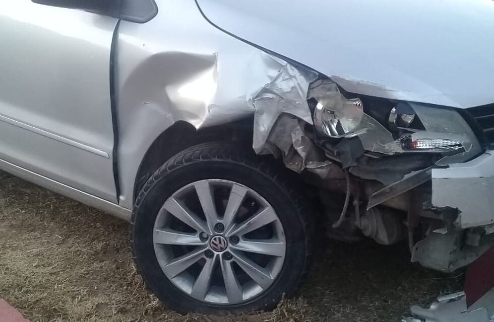 Persecución y choque en Córdoba: intentaron robar un auto, huyeron y se accidentaron