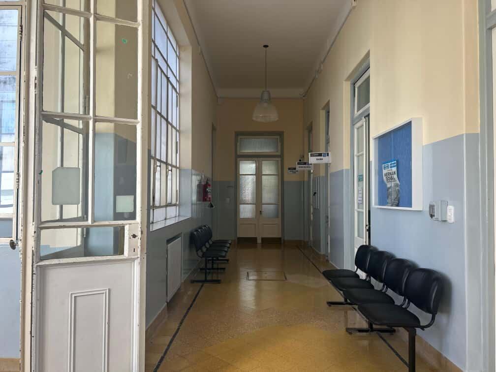 Gonzales Chaves: renovación de la sala de espera del Hospital Municipal Anita Eliçagaray