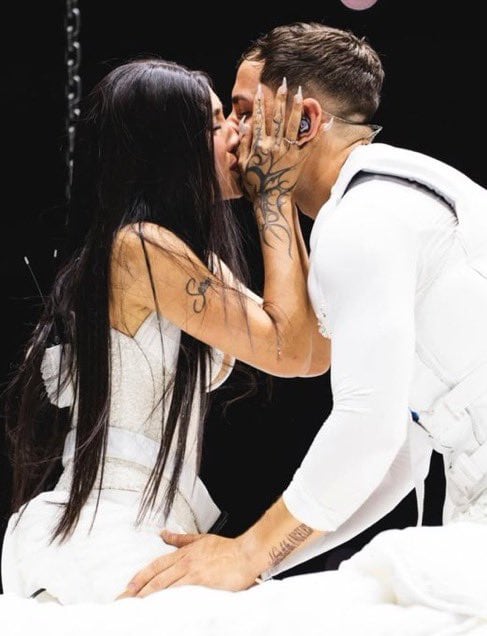 Rei estuvo en los shows de River de su novia, María Becerra.