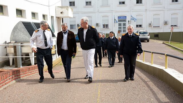 El Presidente de la Obra Social de las Fuerzas Armadas y de Seguridad (IOSFA), Doctor Oscar Sagás, visitó el Hospital Naval Puerto Belgrano (HNPB). Foto: Gaceta Marinera.
