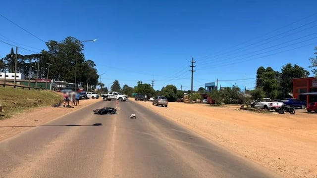 Dos jóvenes resultaron heridos en un choque entre moto y bicicleta en Bernardo de Irigoyen.