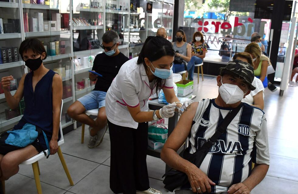 Vacunación contra el Covid en Córdoba: cerca de 60 farmacias se suman al programa provincial