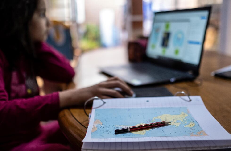Las clases virtuales continuarán en Santa Fe al menos una semana más