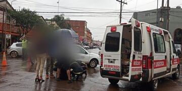 Accidente vial en Oberá dejó como saldo dos personas heridas.