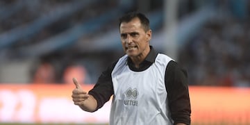 Guillermo Farré, con dos cambios para el Belgrano-Lanús (Foto Federico Lopez Claro).