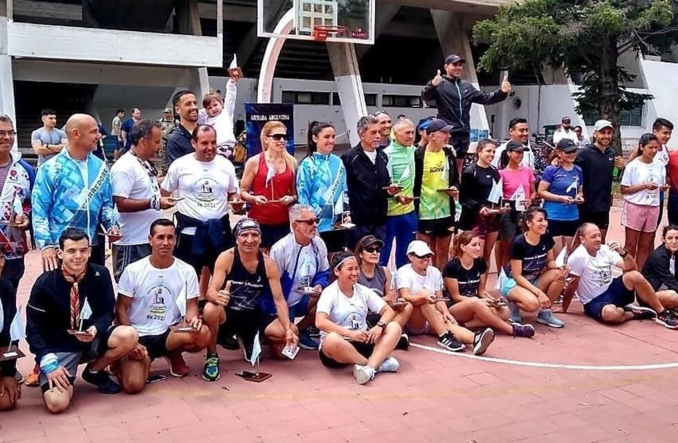 Importante participación en la carrera por el 125º Aniversario de la BNPB