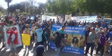 Los galgueros sanjuaninos se manifestaron pidiendo que vuelvan las carreras