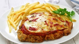 Cuál es la milanesa argentina elegida como la mejor carne empanizada del mundo.