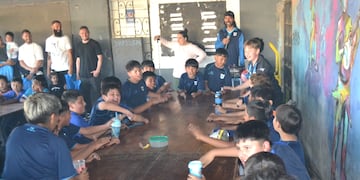 Mucho entusiasmo y diversión fueron la constante en el festejo que preparó la dirigencia de Gimnasia y Esgrima de Jujuy para los chicos que son parte de las actividades del club.