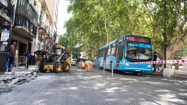 La circulación se bloqueó por completo sobre Laprida y Córdoba.