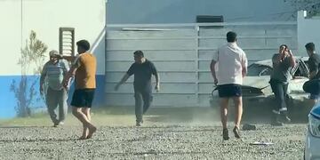 La batalla campal terminó con dos jóvenes demorados.