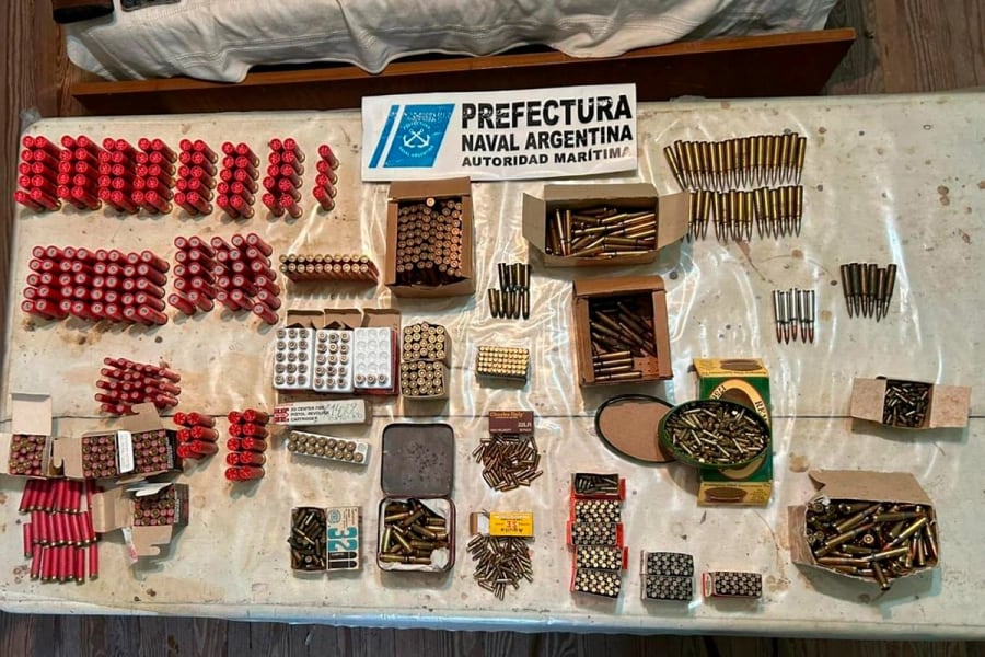Desarticulan millonario cargamento ilegal de armas y equipamiento militar