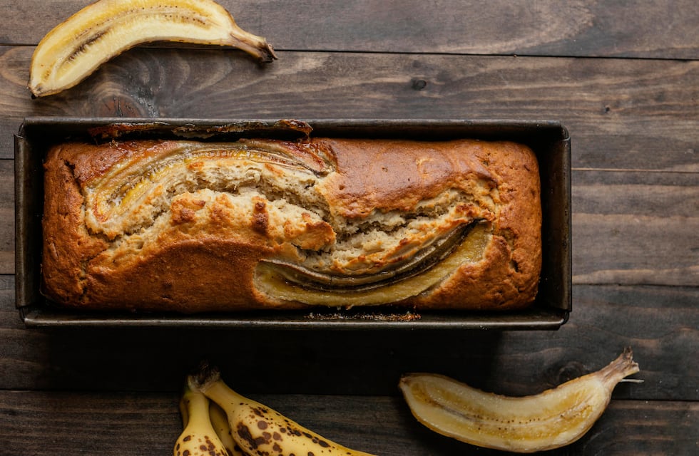 Cómo se hace la receta de budín de banana que Juliana Awada desayuna antes de ir al gimnasio