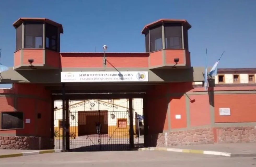 Un preso mató a otro frente a las cámaras, pero no encontraban el arma homicida