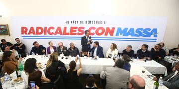 El encuentro que Sergio Massa compartió con Radicales.