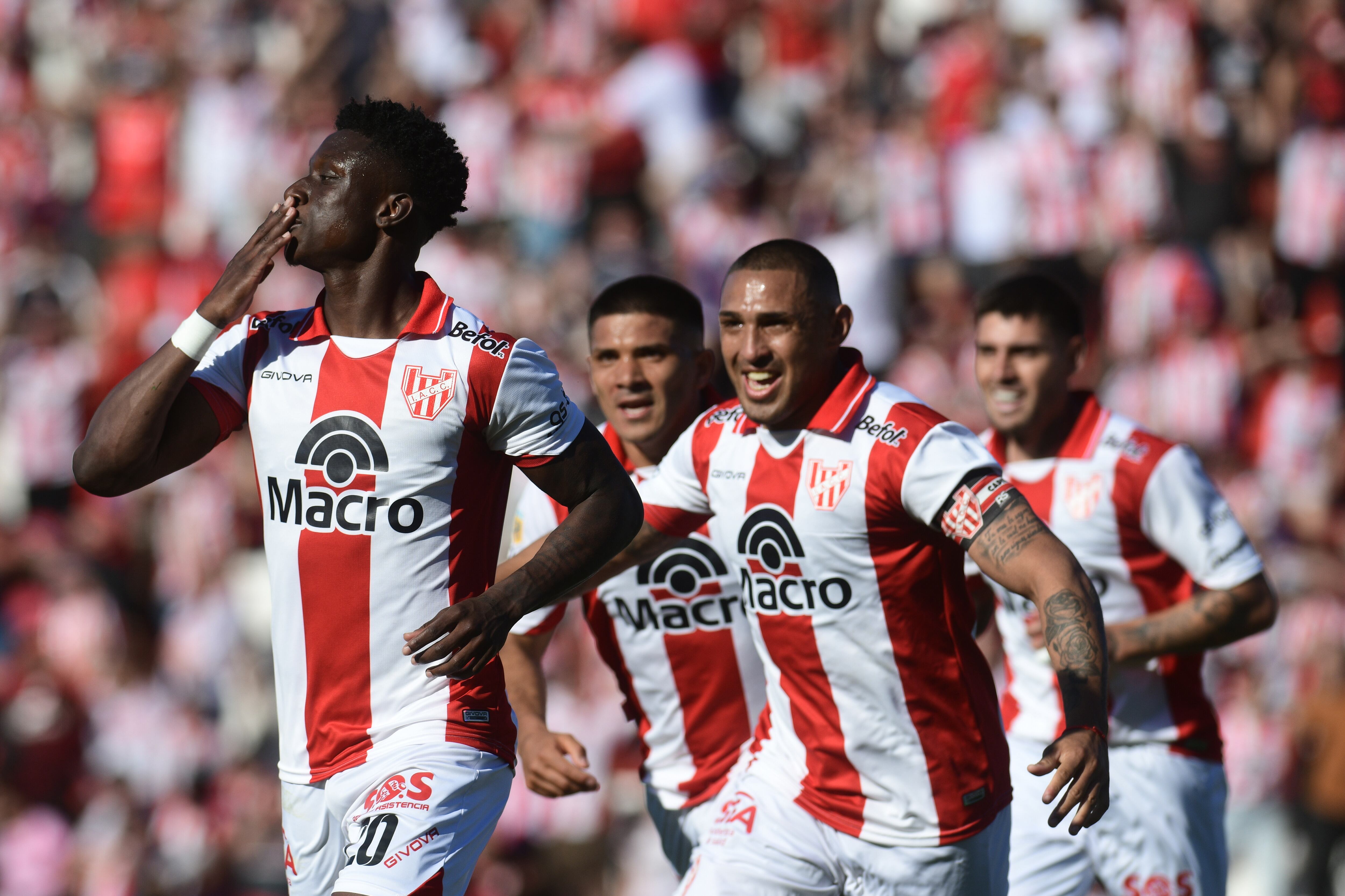 Instituto recibió a Atlético Tucumán por el Clausura de la Liga Profesional. (Ramiro Pereyra / La Voz)