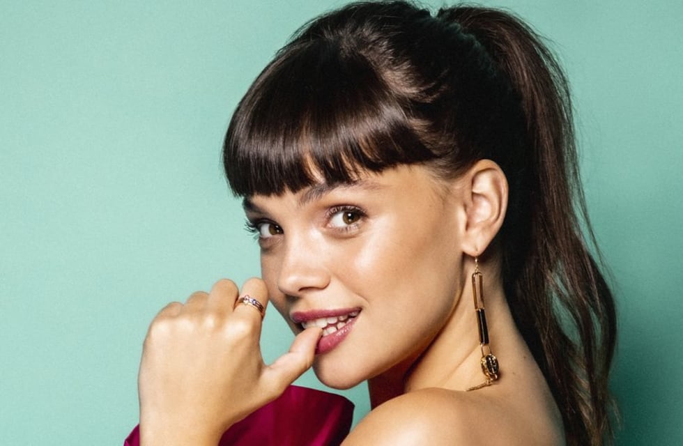 Martina Cariddi posó en la playa y al borde de la censura