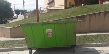 Contenedor en uno de los puntos de "descacharreo" en Villa Carlos Paz. (Foto: Municipalidad VCP).