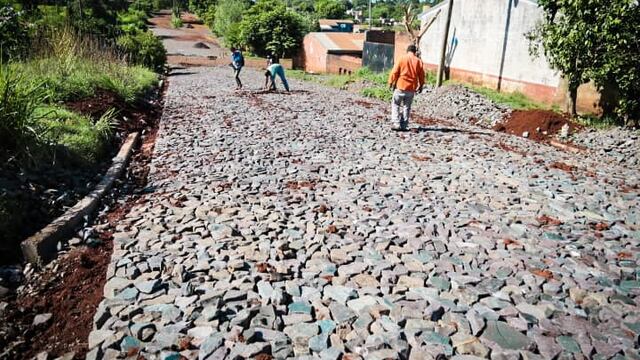 Eldorado: ejecutan tareas de limpieza y arreglo en varios barrios.