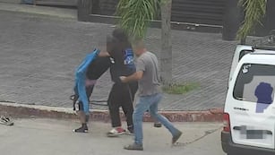 Sospechoso de robo atrapado por vecinos en barrio General Mosconi de Córdoba Capital (Policía).