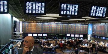 Se disparó el riesgo país y llegó a superar los 1800 puntos